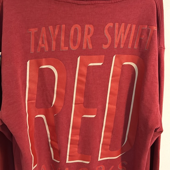 Taylor Swift Hoodie “RED Taylor’s Version”. Size M - Picture 7 of 10
